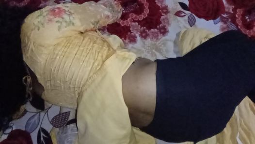 18 year old beautiful sexy cute girlfriend’s hairy tight pussy and she is very horny girl