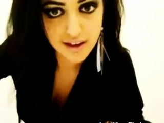 arab girl twerking with a fat ass