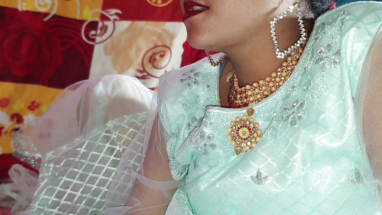 Desi cute girl fucking with friend Hindi sex video