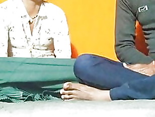 Neha ke bhai ne gift ke badle Neha ki lund chusaya aur choda