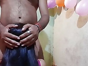 Puja ne birthday par Padosi se Khub chudwai Ghar per koi nah