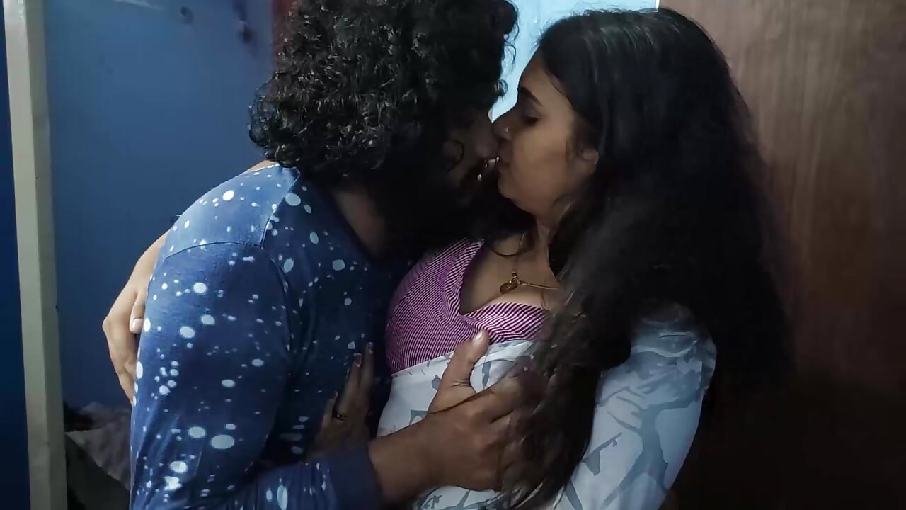 Vaishnavy and Sharun Raj saree lip lock romance part 1, Armpit lick romance with navel lick and lip lock, Mallu couple love