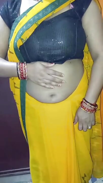 Very hot girl showing her cute pussy.