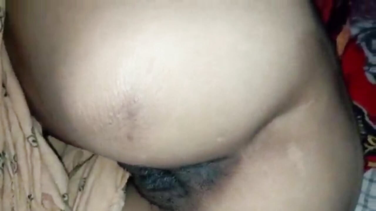 Hot bhabhi masterbating sex In Hindi