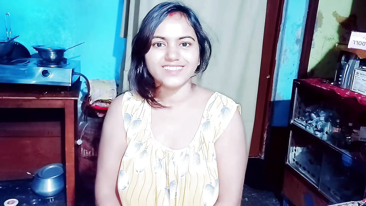 HINDU BANGLA Step mom saw step son big and job him for her pleasure