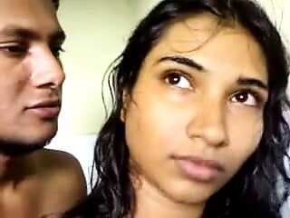 North indian girl sucks her bf and get it