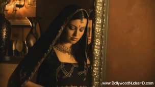 Sensual Belly Dancing From India