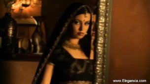 She Likes Getting Naked For You