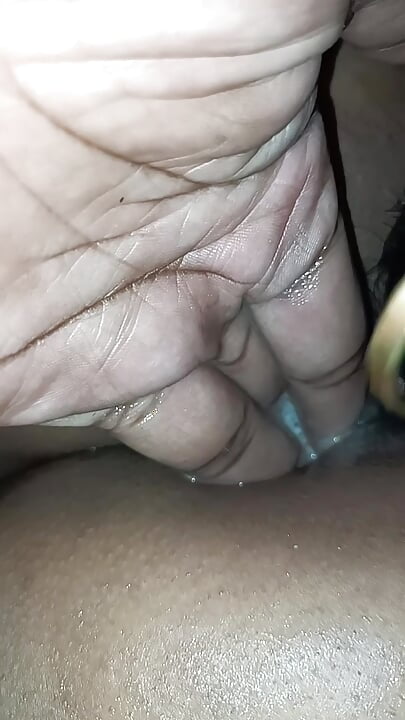 Desi bhabhi ass fingaring ass leaking pussy fingaring pussy leaking in hindi sex videos