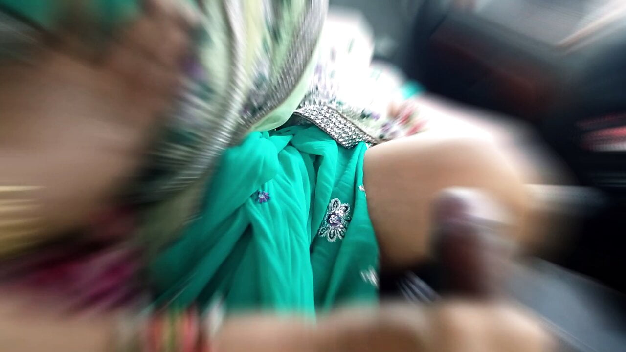 First Time Stepsister Blows Brother’s Dick In Running Car