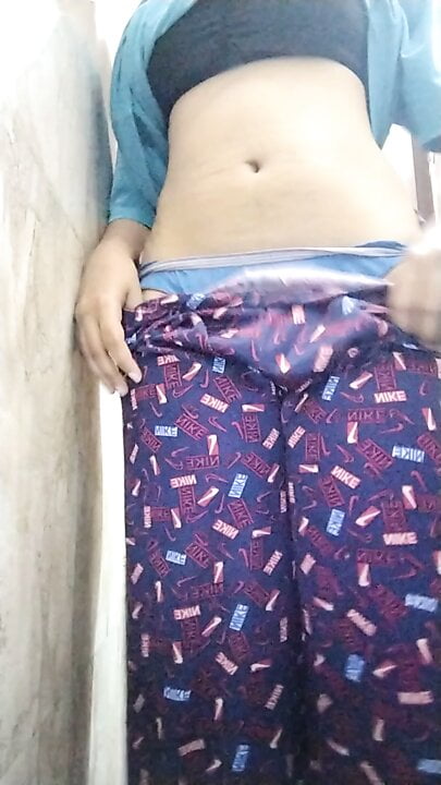 gf ne boobs dabaye aur dudh nikala aapne dabakr hot indian gf