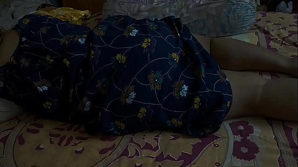 Hot Desi Wife Get her Juicy Ass Massaged