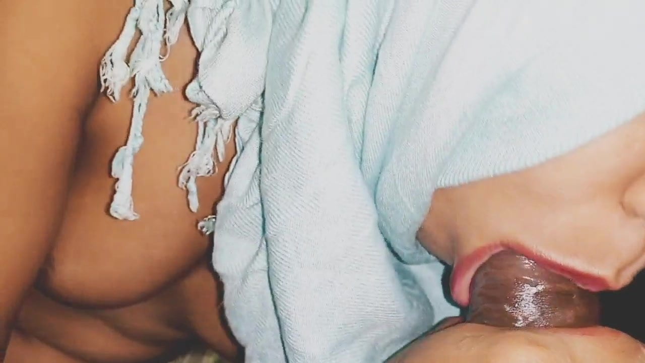 Indian Arabian girl sex in bedroom