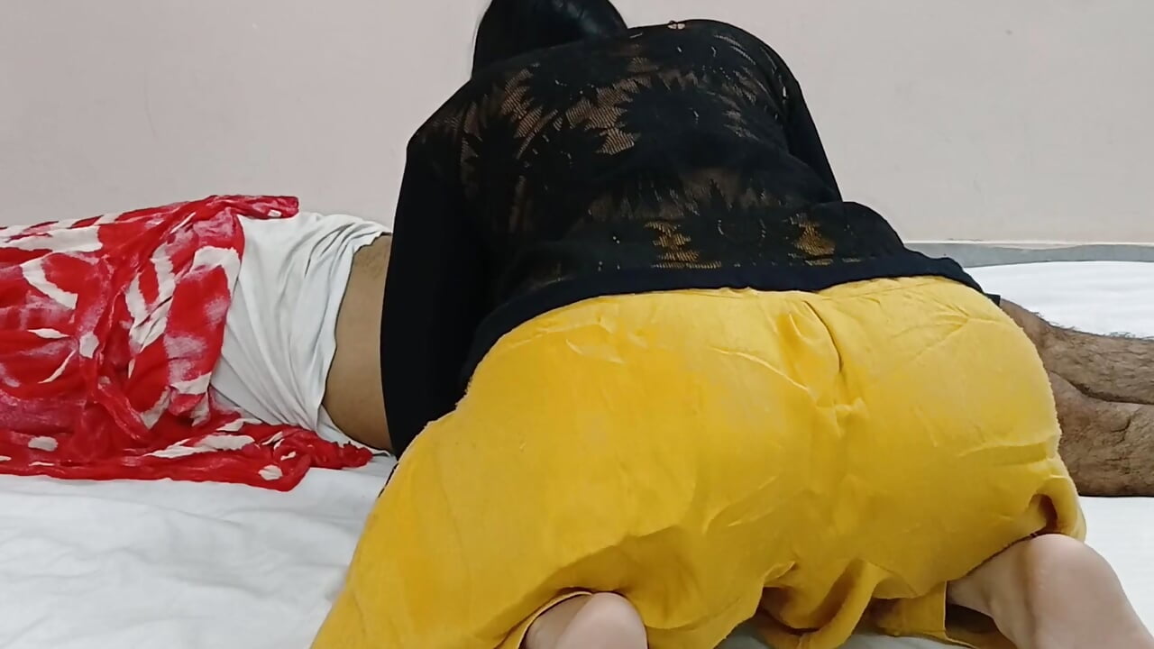 Newly Married bhabhi ki kr di mote lund ne chudai ghodi bnakr hindi with audio Full HD sex porn