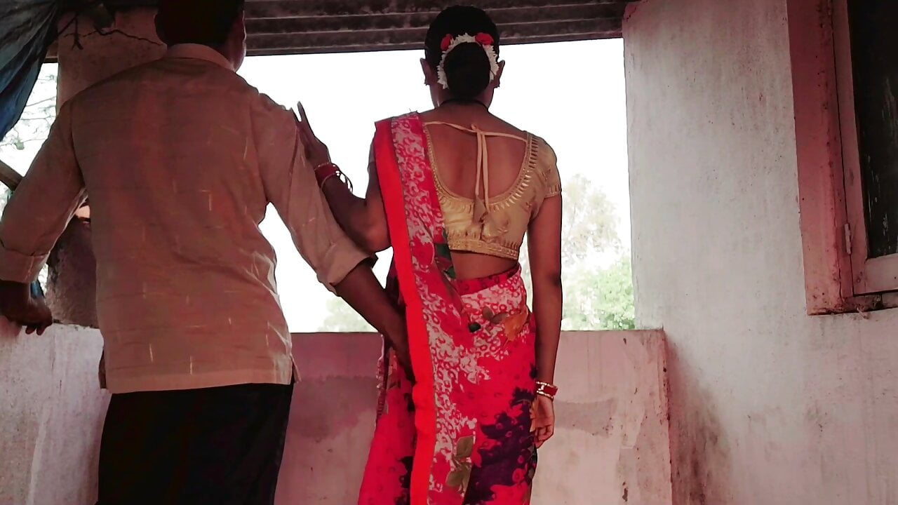 Pati ke jane bad Bhabhi ko devar ne choda