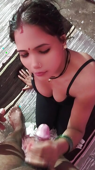 Sexy Bhabhi's pussy licked